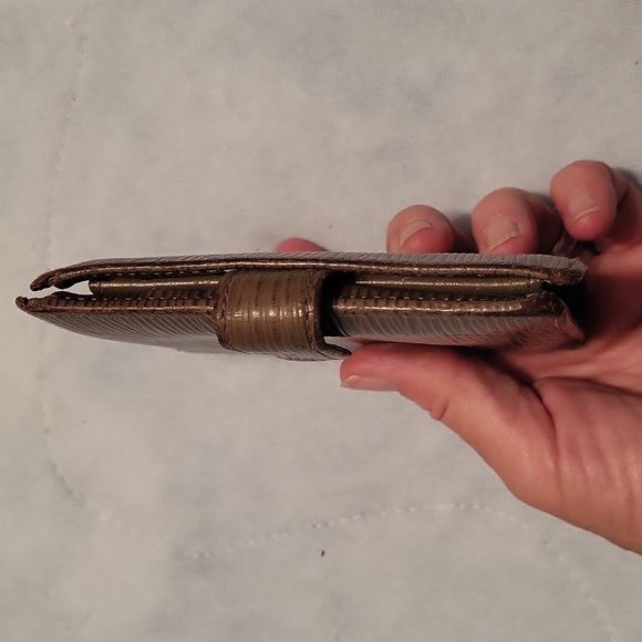 Louis Vuitton Epi Wallet - Picture 4 of 12